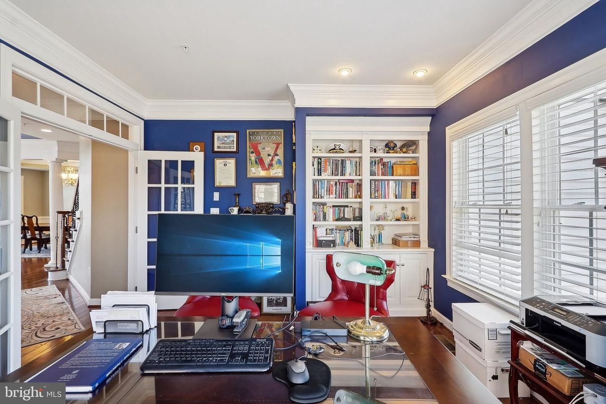 Home Office, Interior, Recessed Lighting, Wood Texture Flooring
