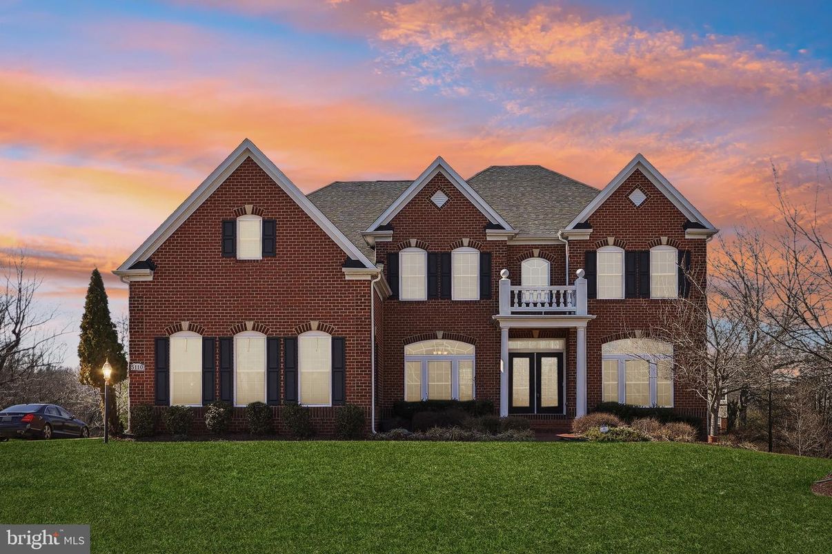 Exterior, Facade, Brick Facade, Brick Traditional