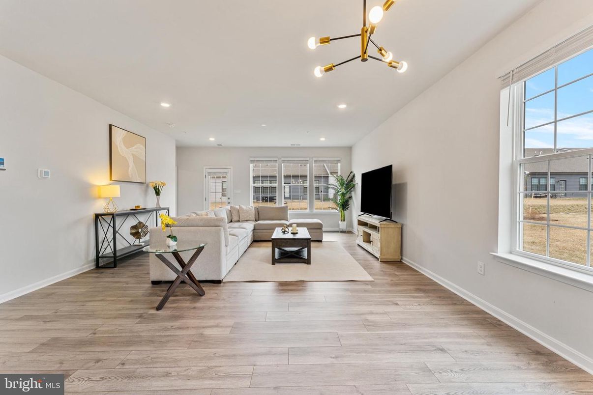 Interior, Living room, Pendant Lights, Recessed Lighting, Wood Texture Flooring
