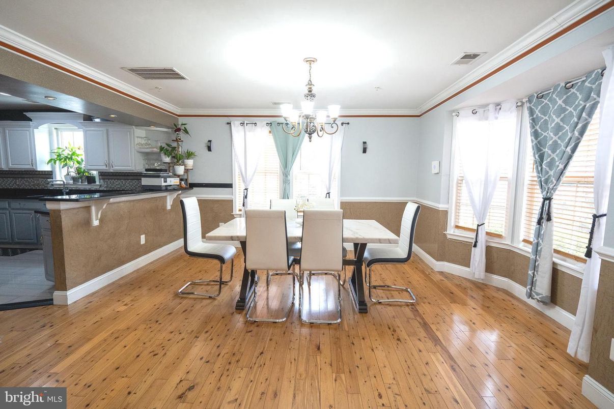 Chandelier, Dining room, Interior, Kitchen, Wood Texture Flooring