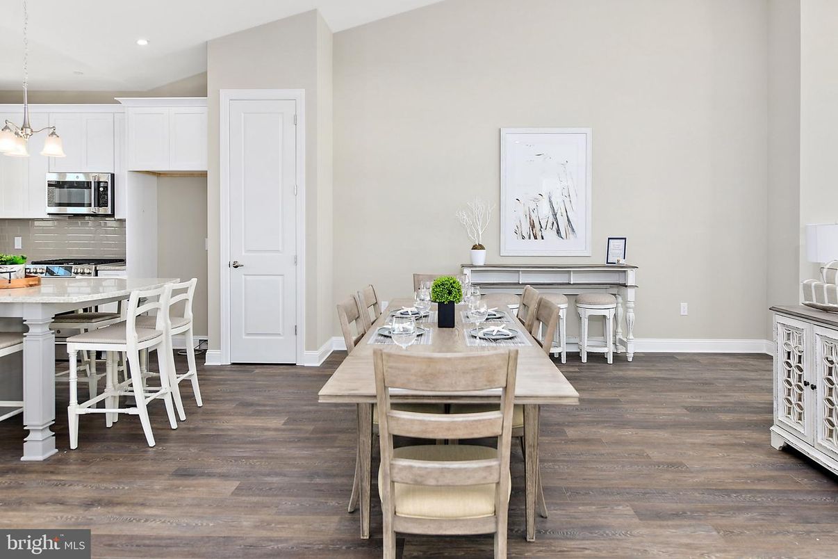 Dining room, Interior, Kitchen, Pendant Lights, Recessed Lighting, Wood Texture Flooring