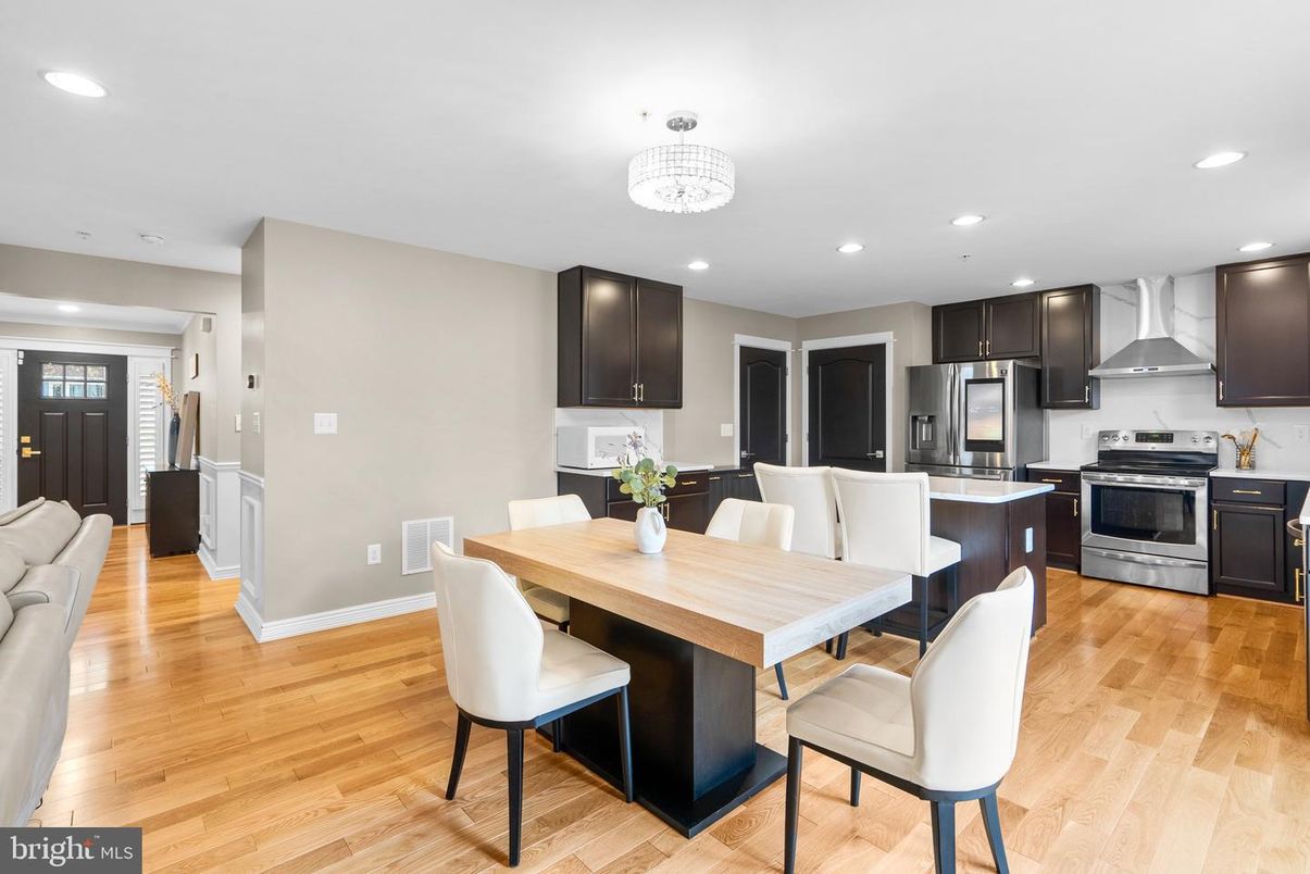 Dining room, Interior, Kitchen, Recessed Lighting, Stainless Steel Appliances, Wood Texture Flooring