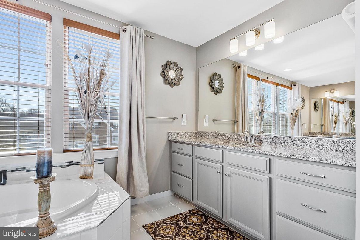 Bathroom, Dual Sink Vanities, Interior