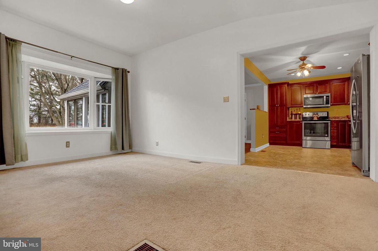 Empty room, Interior, Kitchen, Recessed Lighting, Stainless Steel Appliances