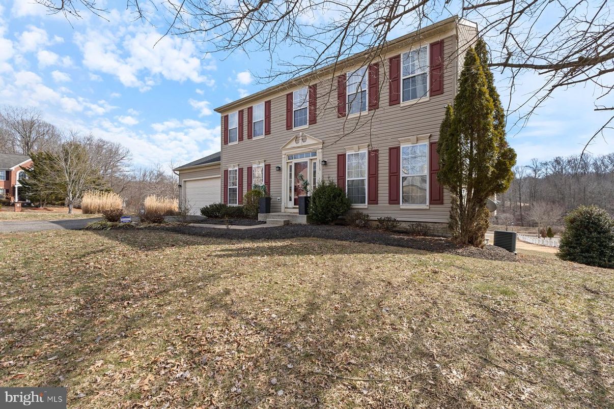 Attached, Backyard, Exterior, Facade, Georgian