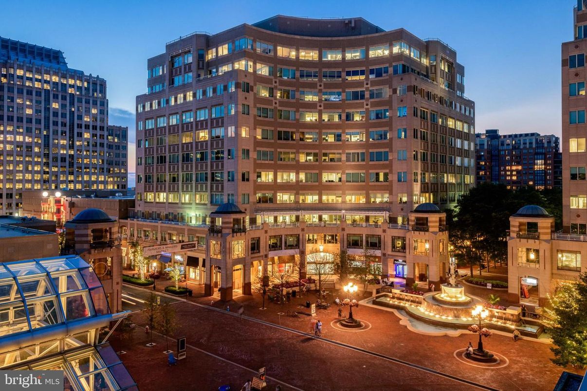Exterior, Facade, Condo Building