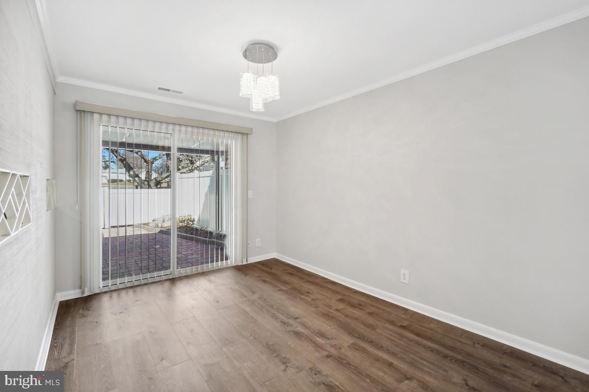 Chandelier, Empty room, Interior, Pendant Lights, Wood Texture Flooring