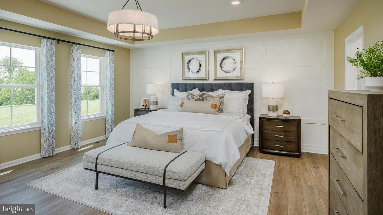 Bedroom, Interior, Pendant Lights, Recessed Lighting, Wood Texture Flooring