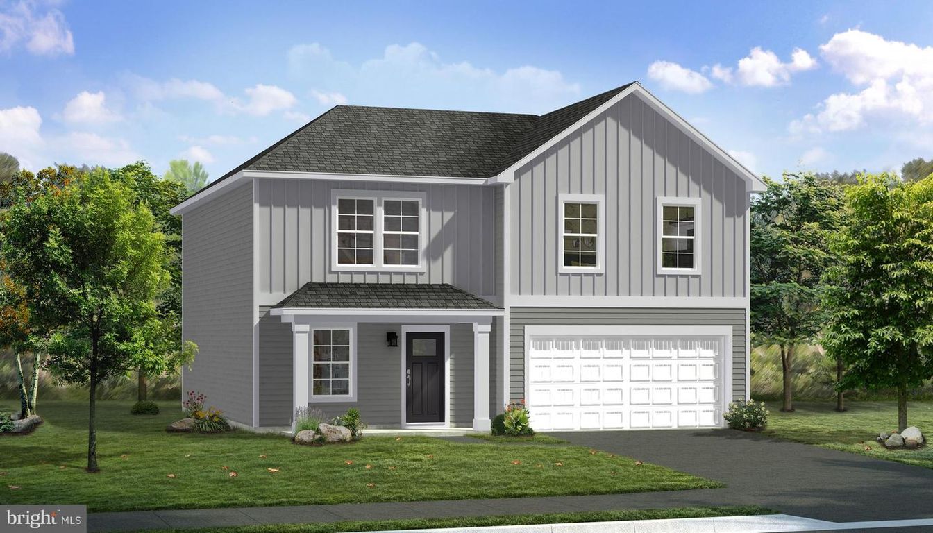 Attached, Exterior, Facade, Farmhouse