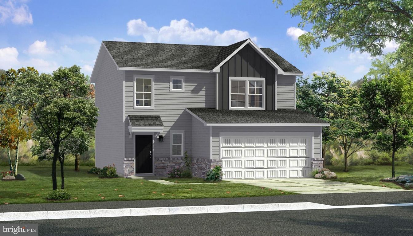 Attached, Exterior, Facade, Farmhouse