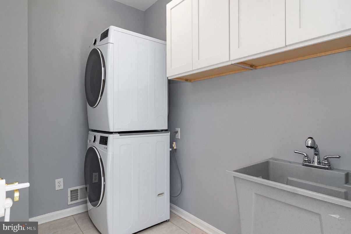Interior, Washer