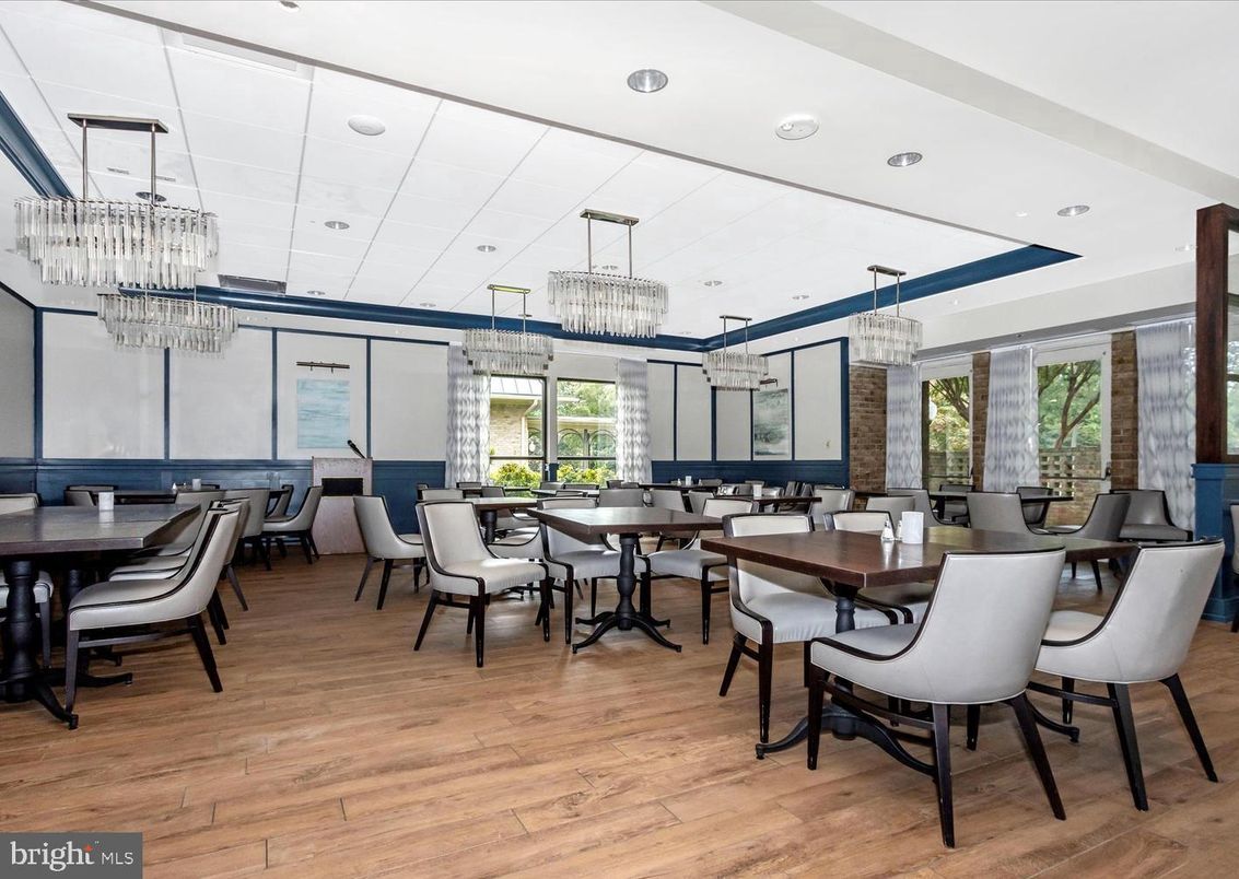 Chandelier, Dining room, Interior, Recessed Lighting, Wood Texture Flooring