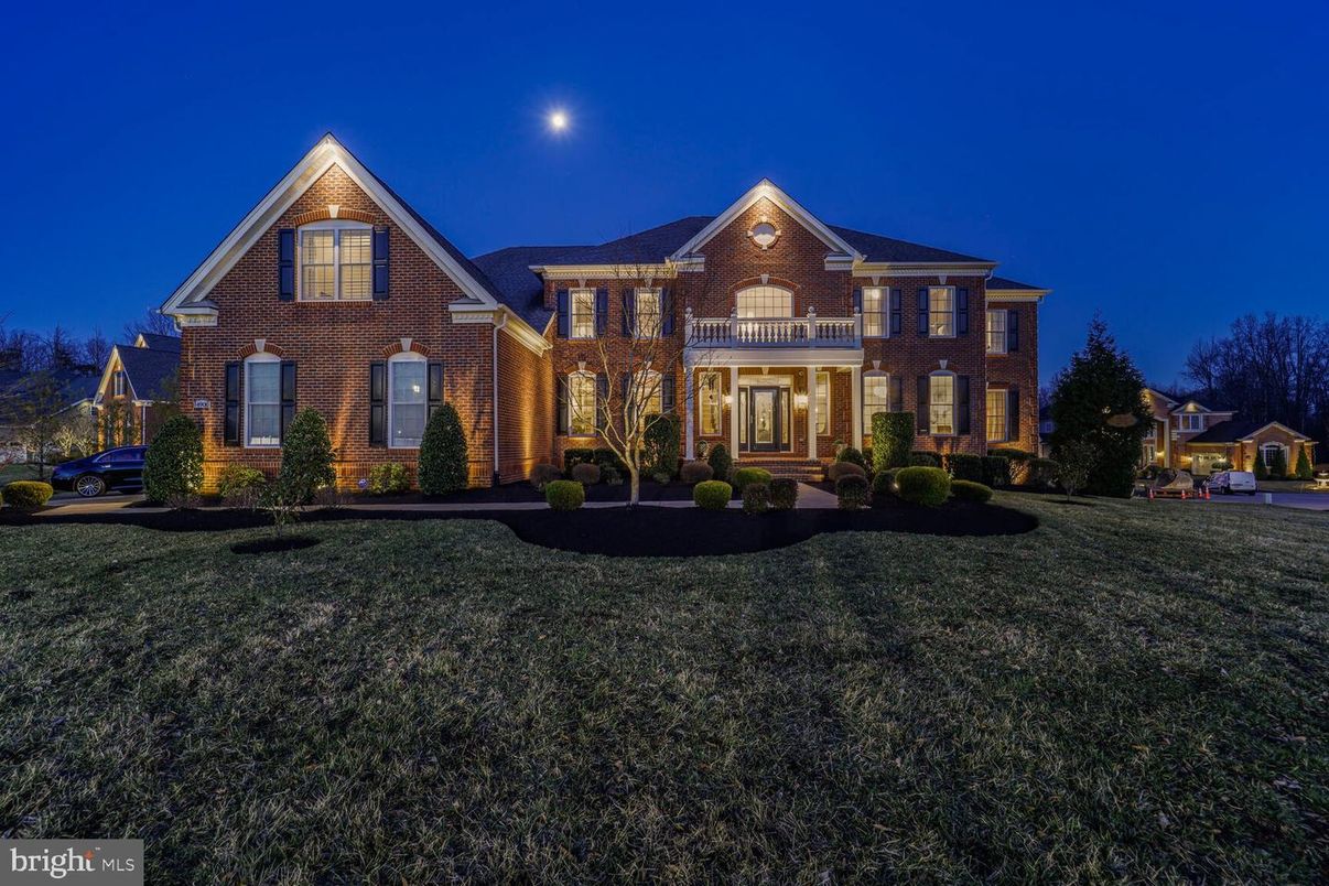 Exterior, Facade, Brick Facade, Brick Traditional