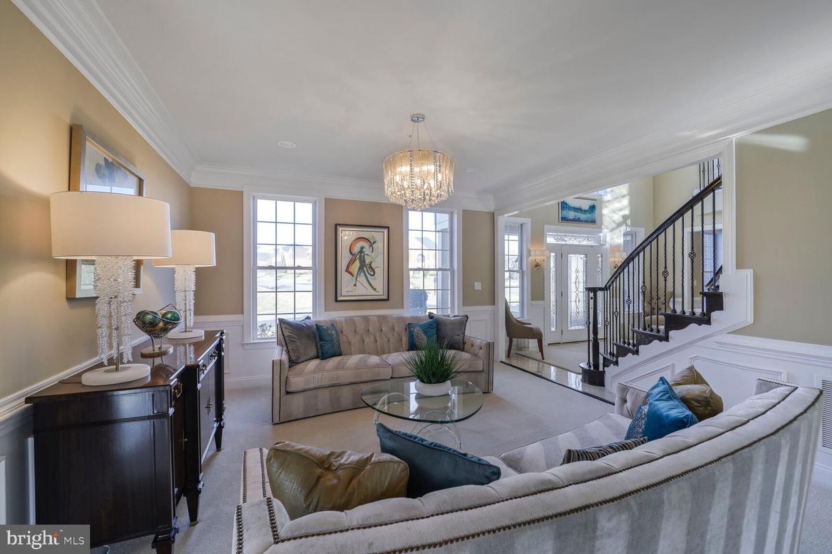 Chandelier, Interior, Living room