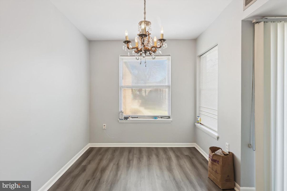 Chandelier, Empty room, Interior, Wood Texture Flooring