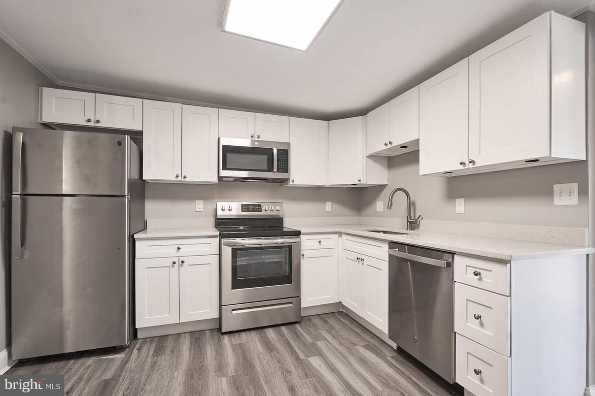 Interior, Kitchen, Stainless Steel Appliances, Wood Texture Flooring
