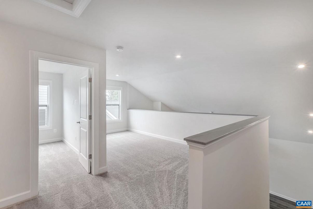 Empty room, Interior, Recessed Lighting