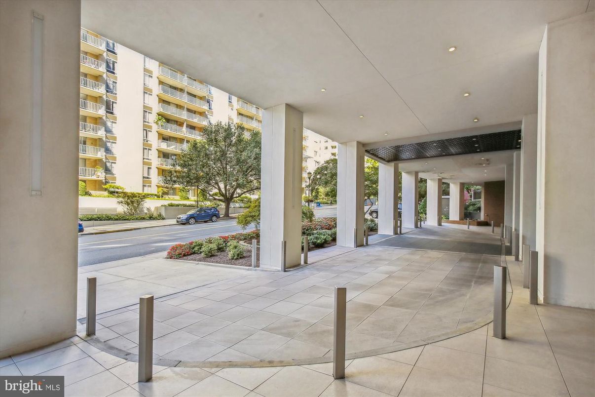 Exterior, Recessed Lighting
