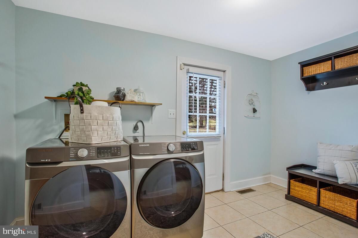 Interior, Washer