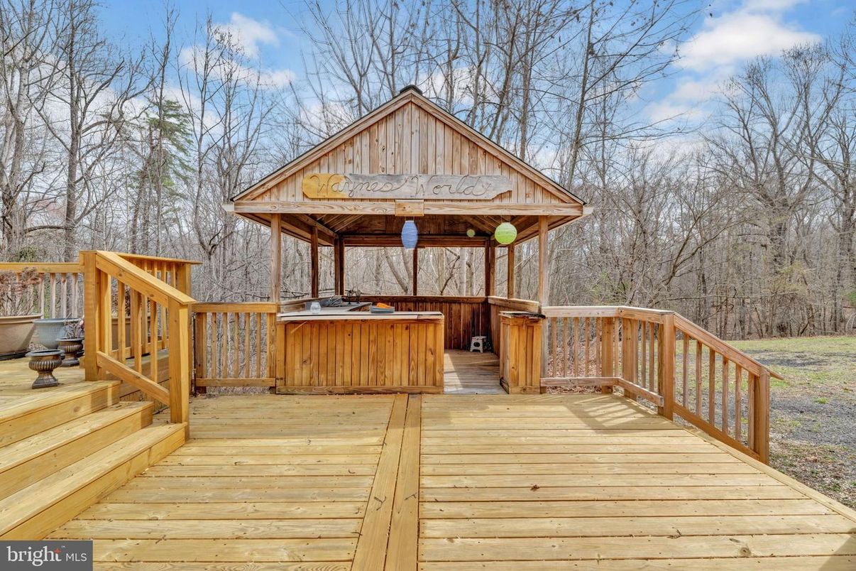 Exterior, Hot Tub
