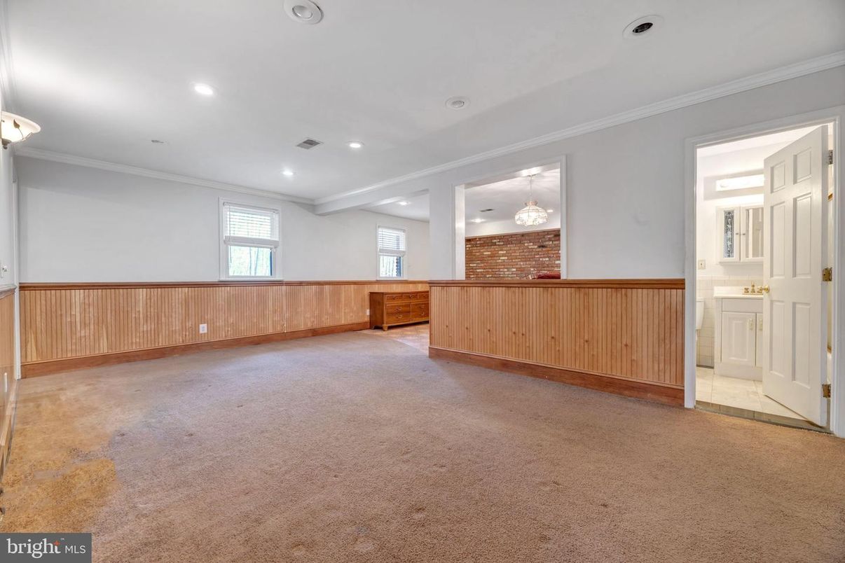 Empty room, Interior, Recessed Lighting