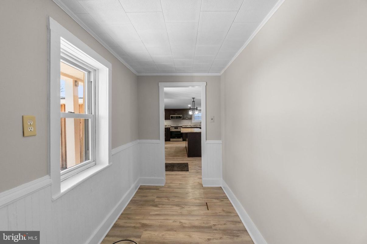 Interior, Kitchen, Pendant Lights, Wood Texture Flooring