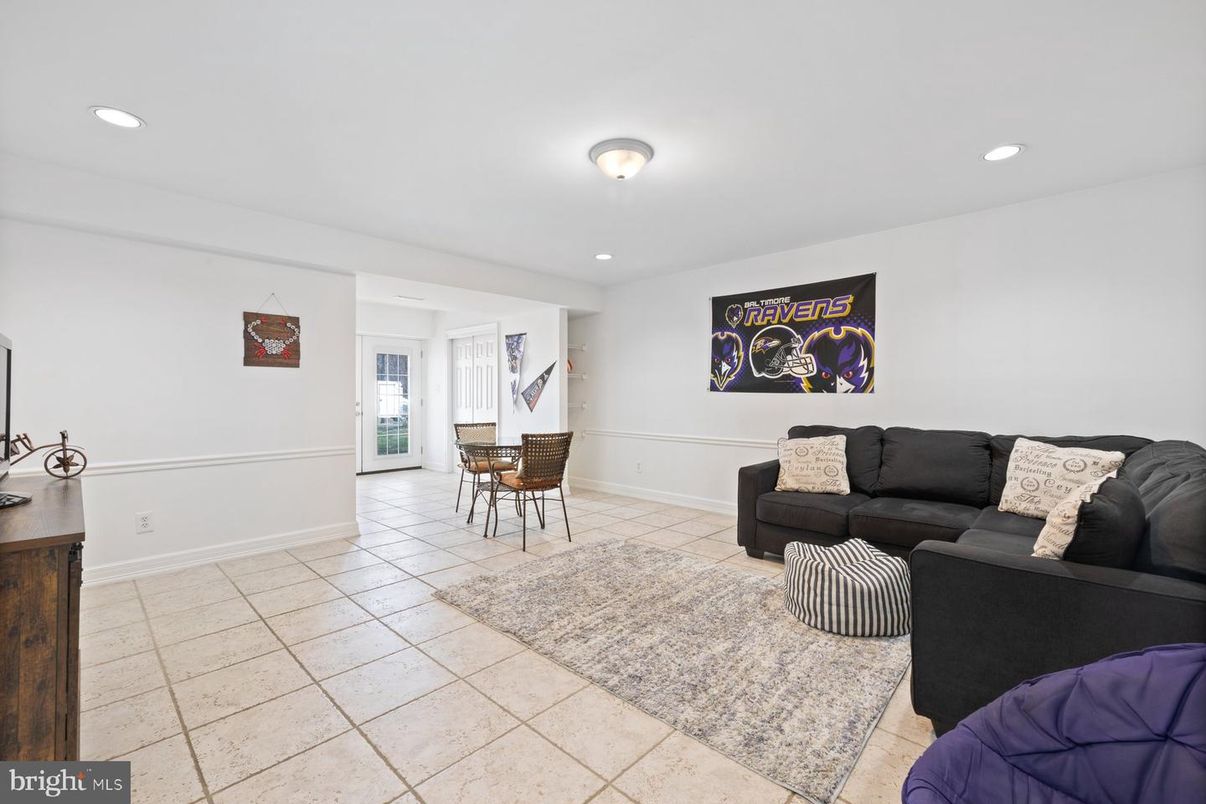 Dining room, Interior, Living room, Recessed Lighting