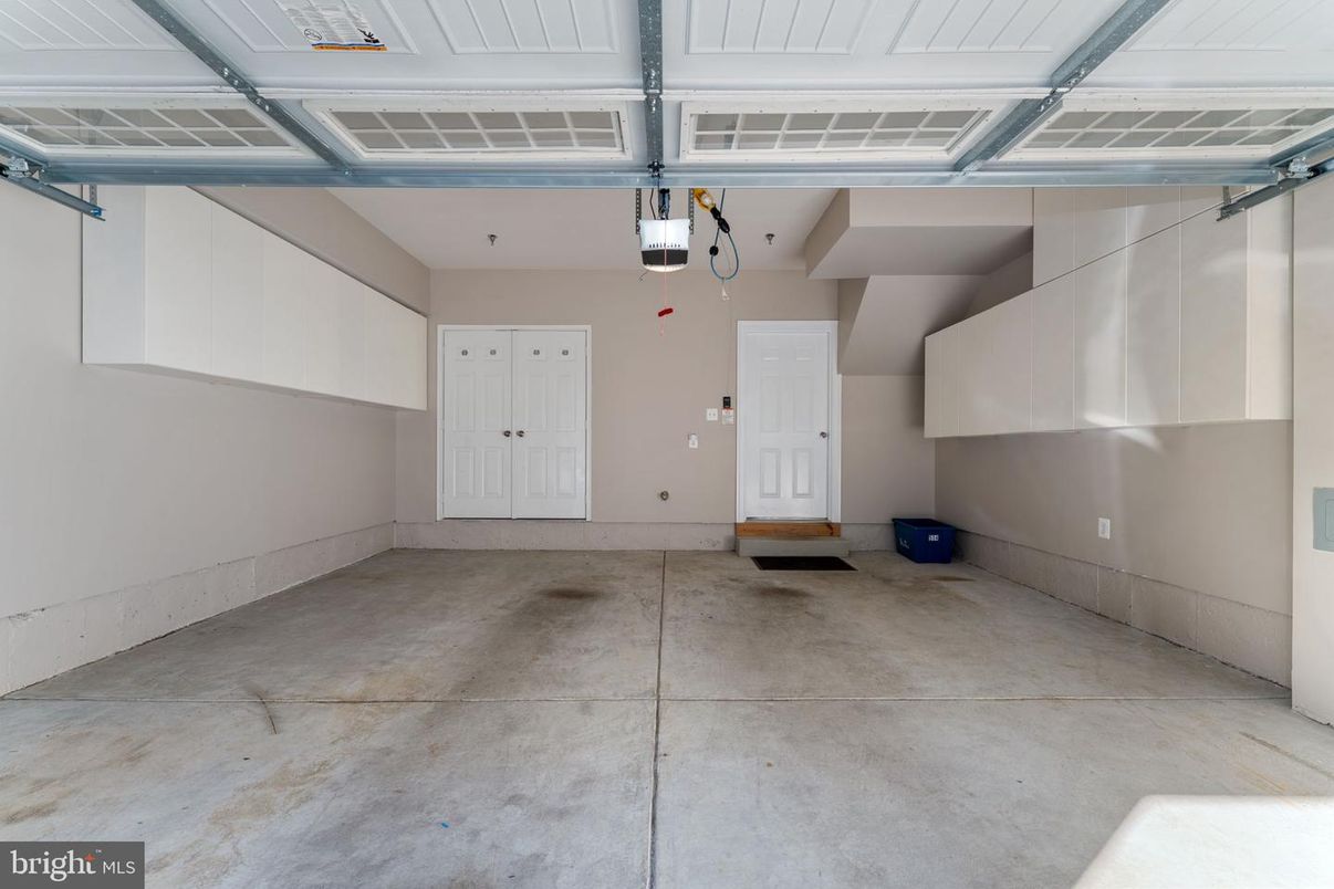 Garage, Interior