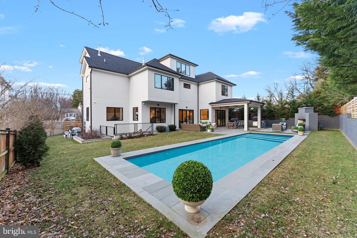 Backyard, Exterior, Pool