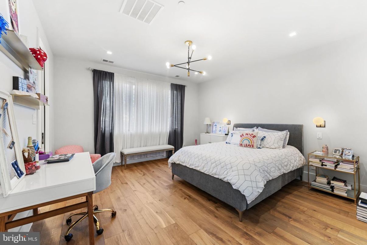 Bedroom, Home Office, Interior, Pendant Lights, Recessed Lighting, Wood Texture Flooring