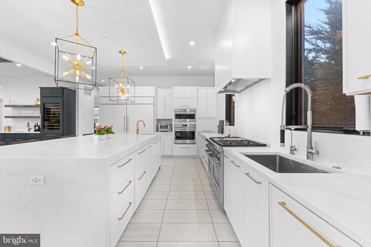 Interior, Kitchen, Pendant Lights, Recessed Lighting, Stainless Steel Appliances