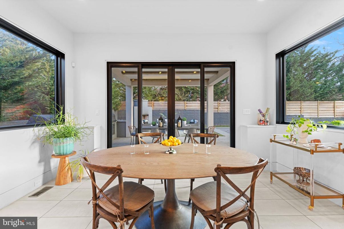 Dining room, Interior, Recessed Lighting