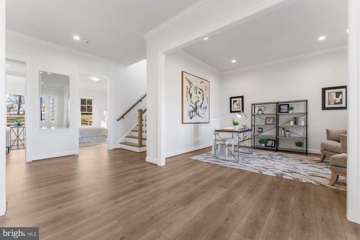 Home Office, Interior, Recessed Lighting, Wood Texture Flooring
