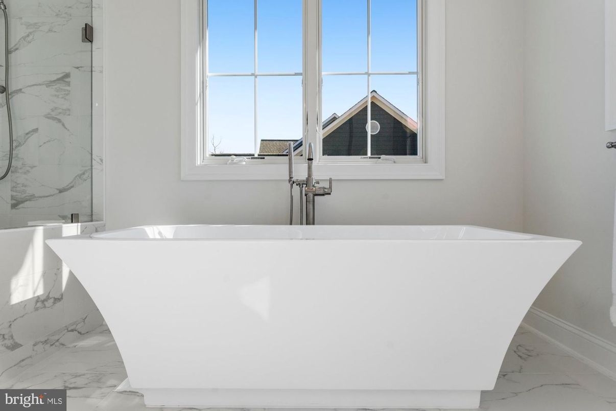 Bathroom, Free Standing Baths, Interior, Marble, Marble Walls