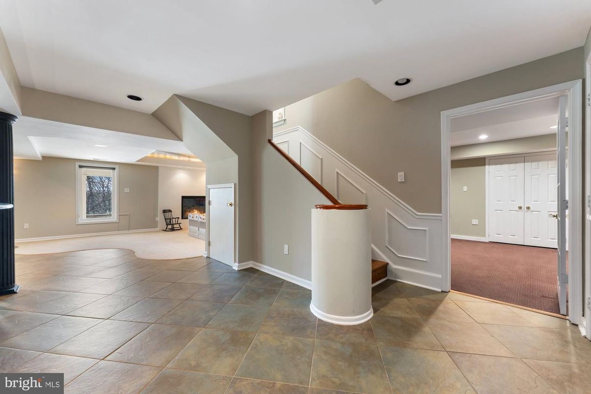 Empty room, Fireplace, Interior, Recessed Lighting