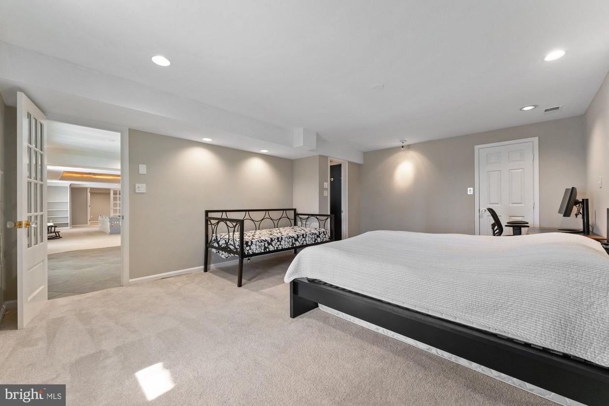 Bedroom, Interior, Recessed Lighting