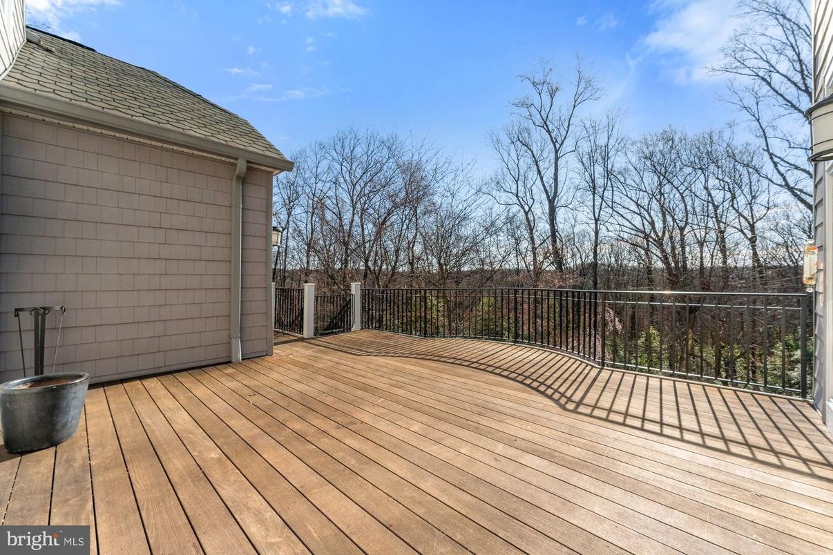 Exterior, Wood Texture Flooring