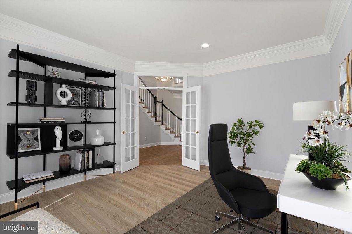 Home Office, Interior, Recessed Lighting, Wood Texture Flooring