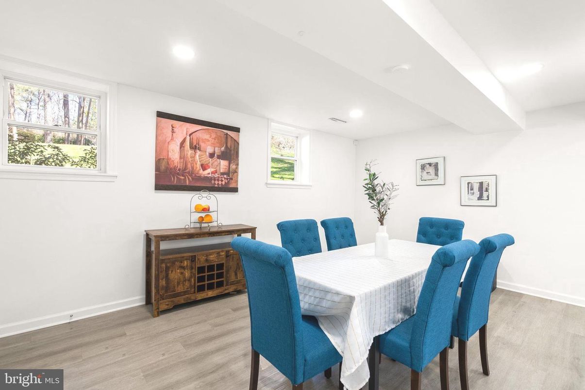 Dining room, Interior, Recessed Lighting, Wood Texture Flooring
