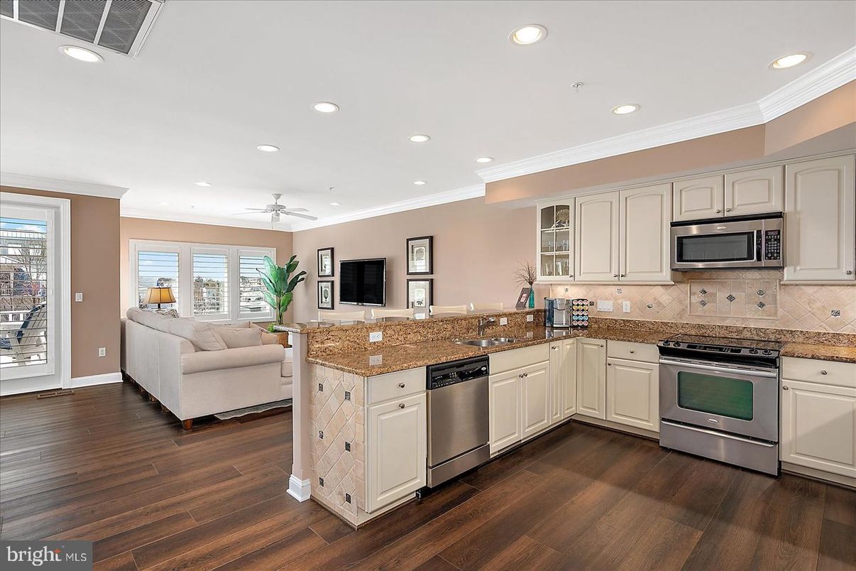 Interior, Kitchen, Living room, Recessed Lighting, Stainless Steel Appliances, Wood Texture Flooring