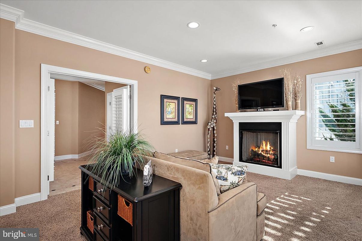 Fireplace, Interior, Living room, Recessed Lighting