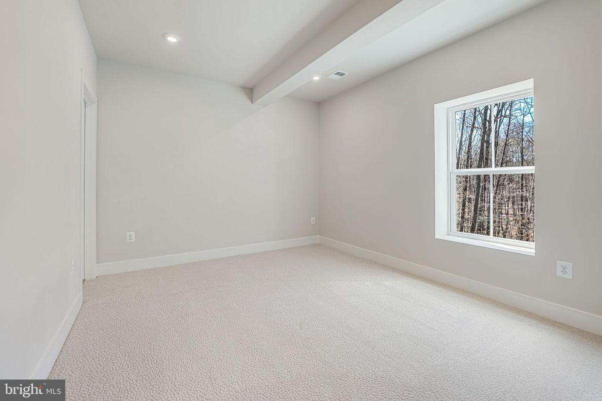 Empty room, Interior, Recessed Lighting