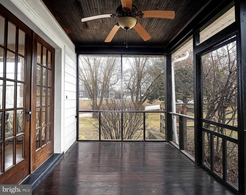 Interior, Sun Room, Wood Texture Flooring