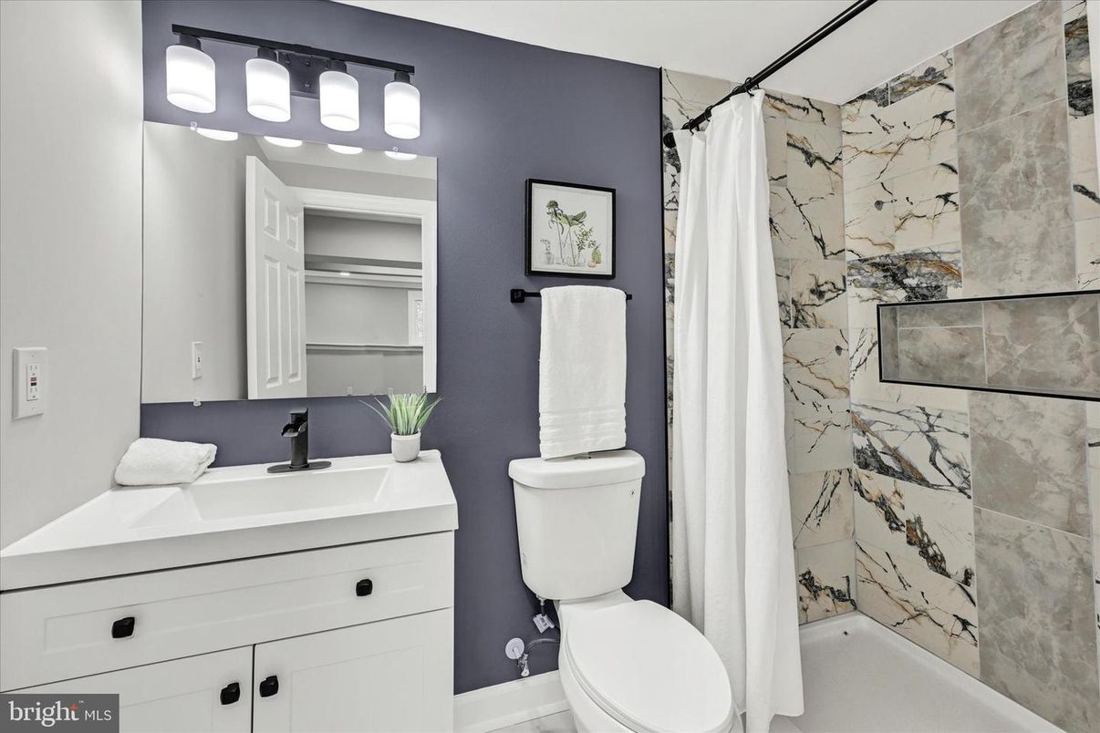 Bathroom, Interior, Marble Walls