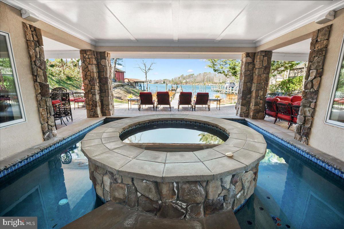 Exterior, Pool, Water