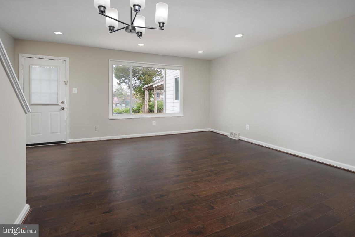 Chandelier, Empty room, Interior, Recessed Lighting, Wood Texture Flooring