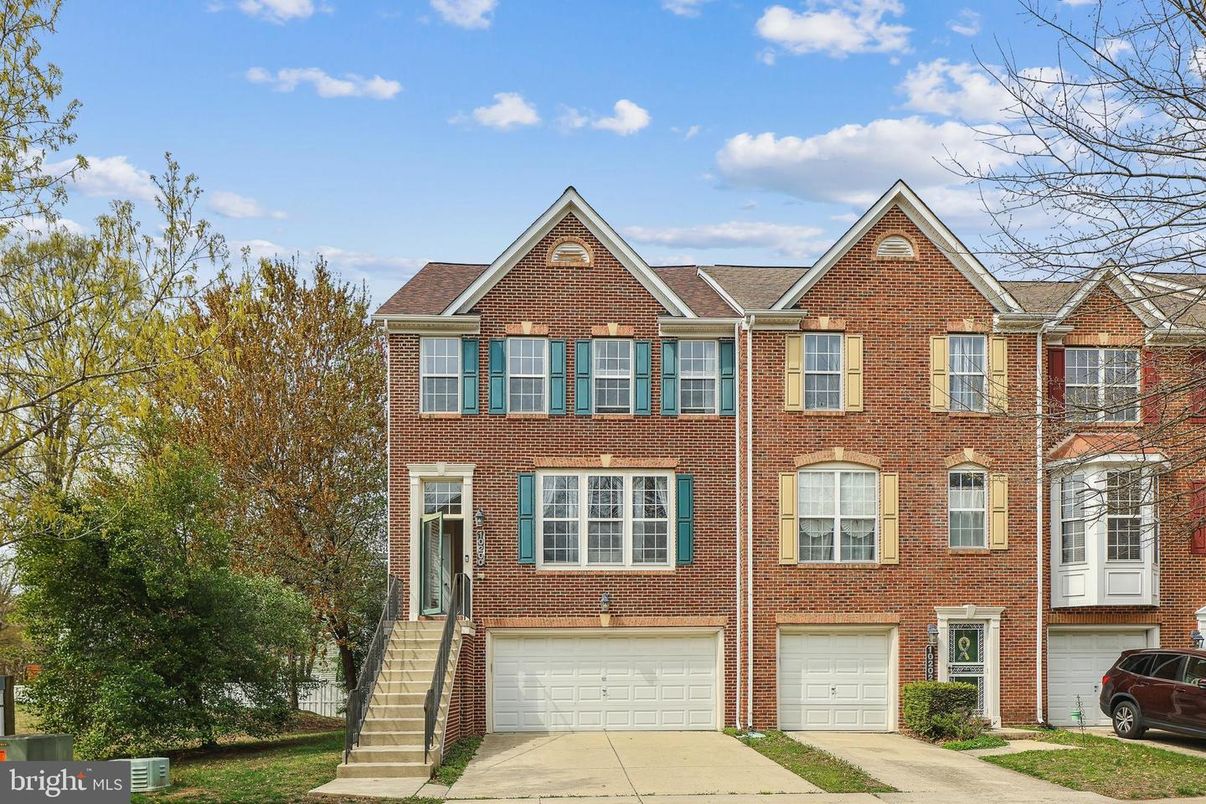Attached, Exterior, Facade, Brick Facade, Rowhouse