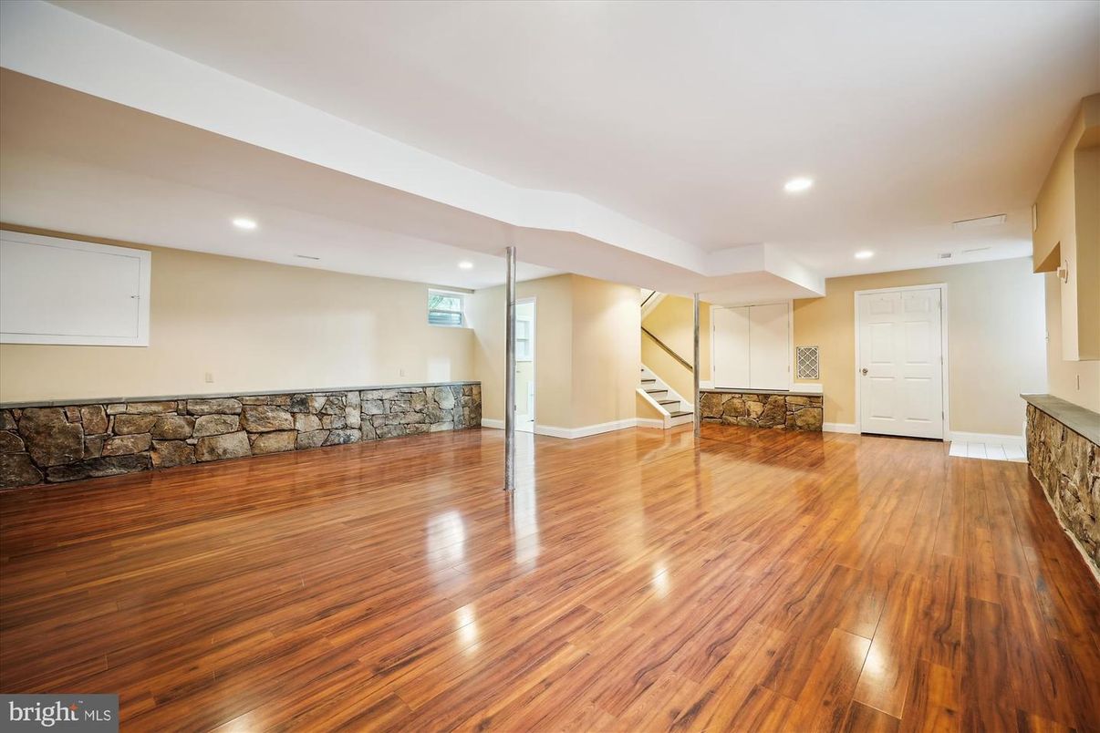 Empty room, Interior, Recessed Lighting, Stone Walls, Wood Texture Flooring