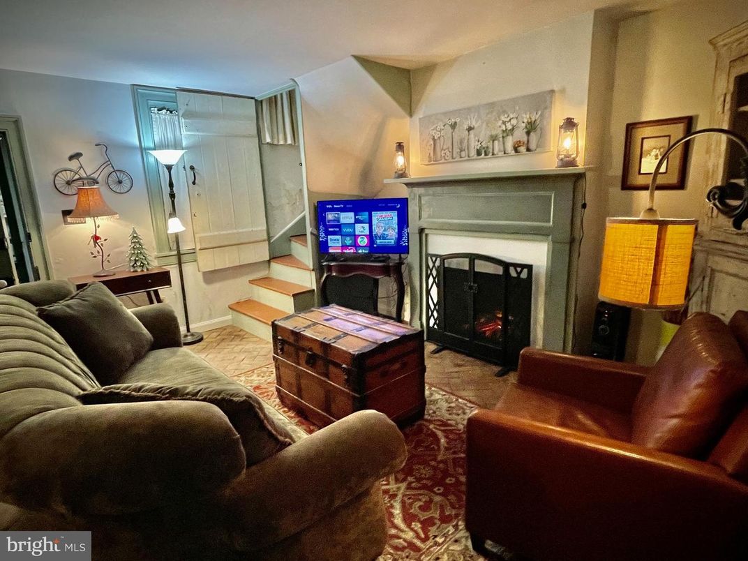 Fireplace, Interior, Living room