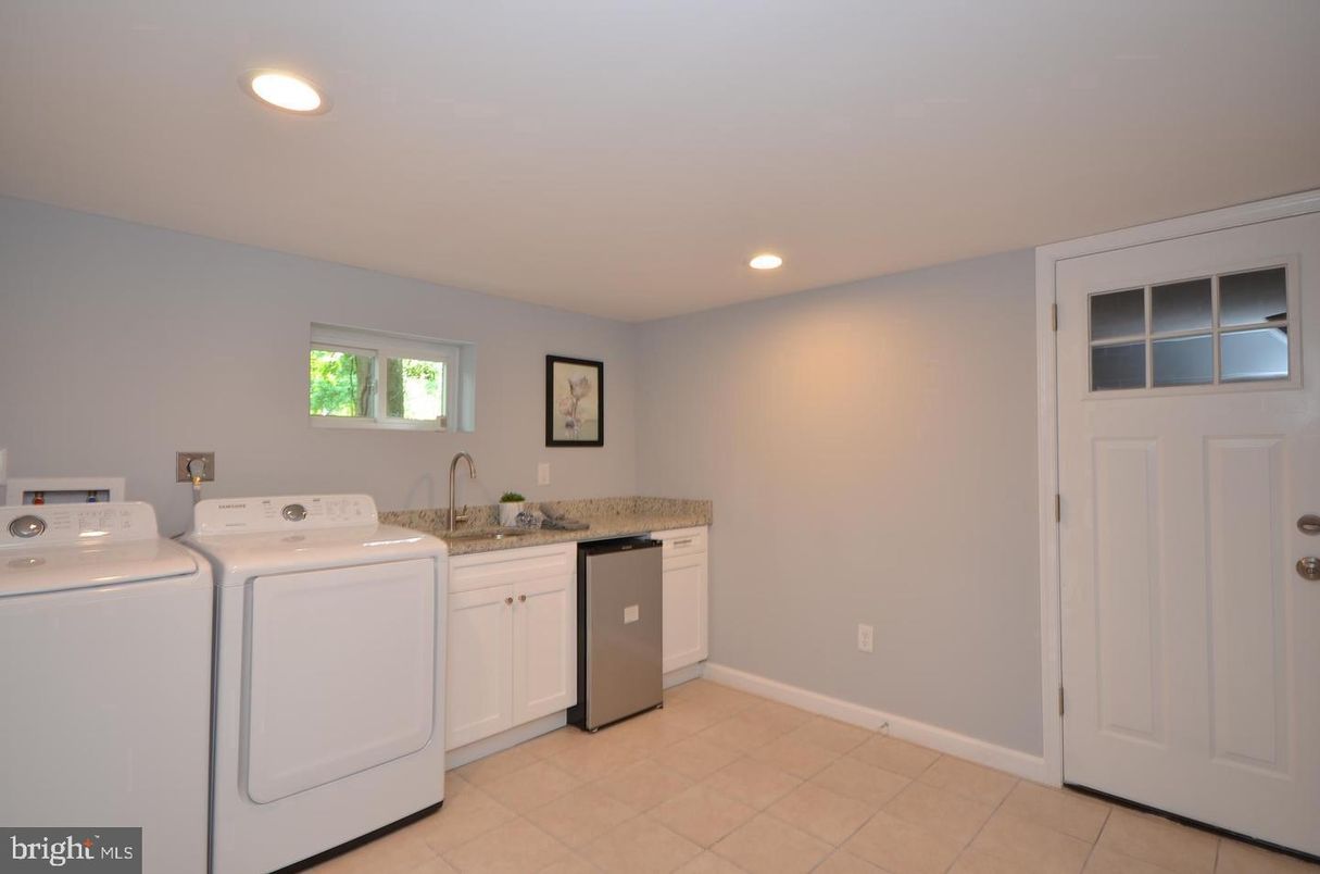 Interior, Recessed Lighting, Washer